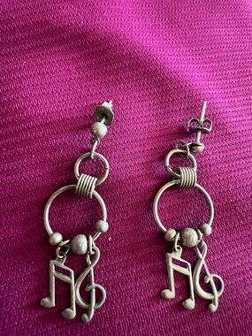 Vintage Silver-Tone Music Note Dangle Earrings